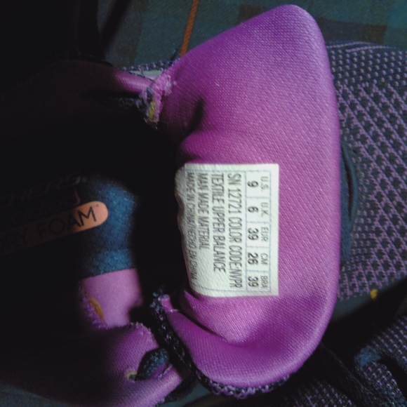 Sketchers  air cool memory foam sneakers size 9 - Picture 10 of 10